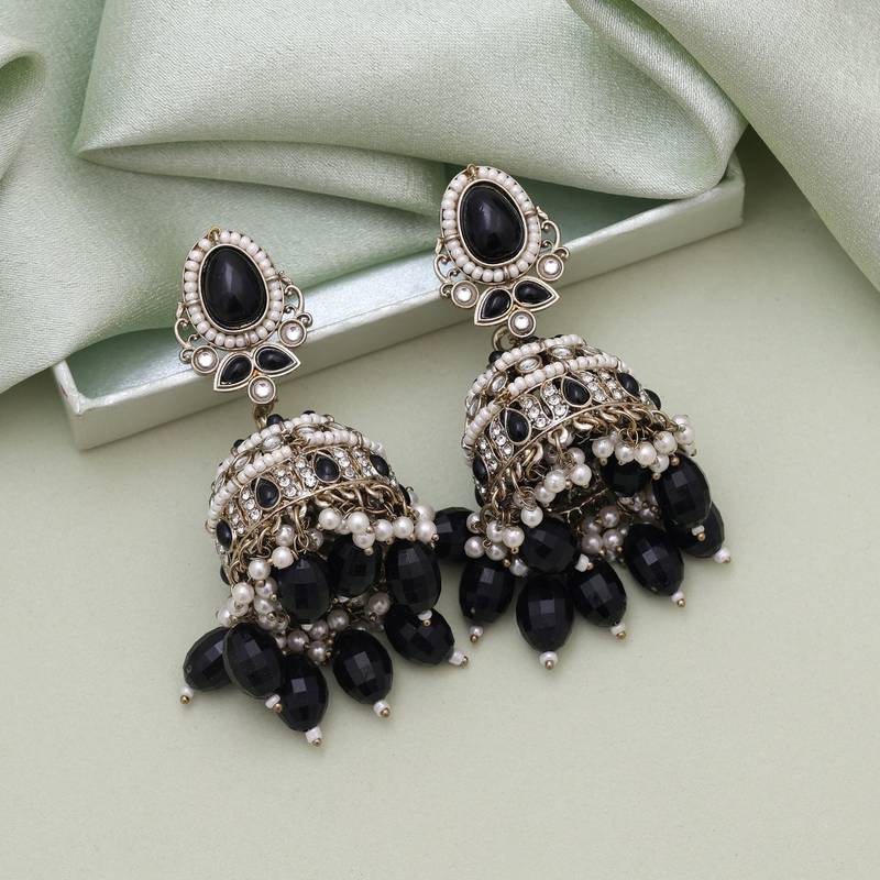 Black color kundan earrings