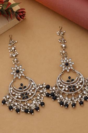 Black color kundan earrings