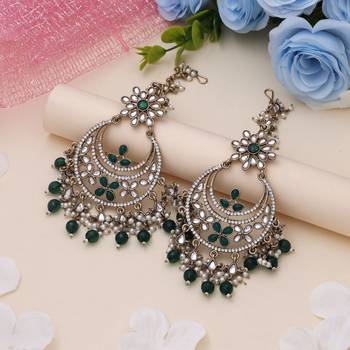 Green color kundan earrings 2