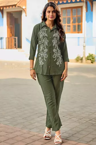 Creap Shirt Collar & Trousers