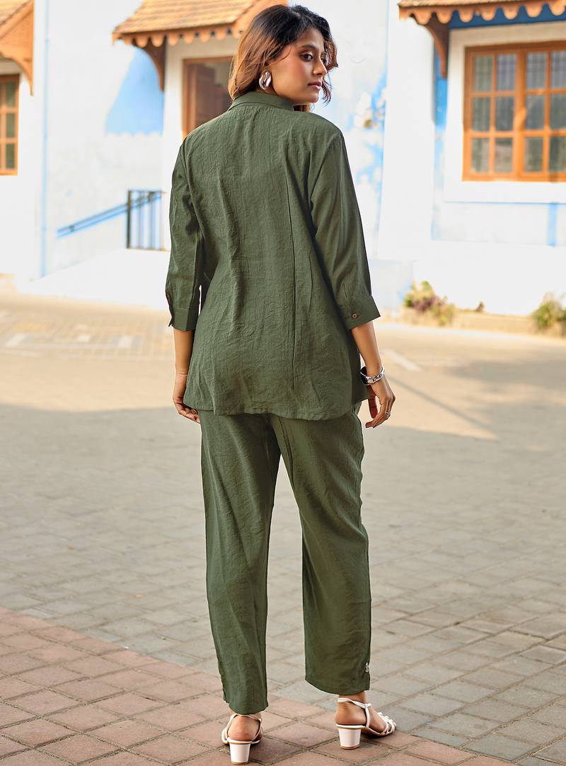 Creap Shirt Collar & Trousers