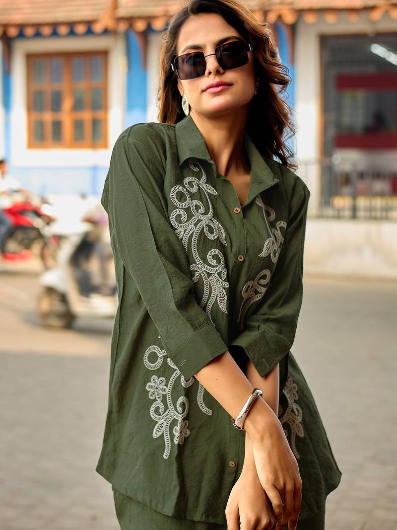 Creap Shirt Collar & Trousers