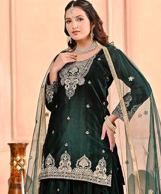 Dark-emerald velvet sharara ensemble 4