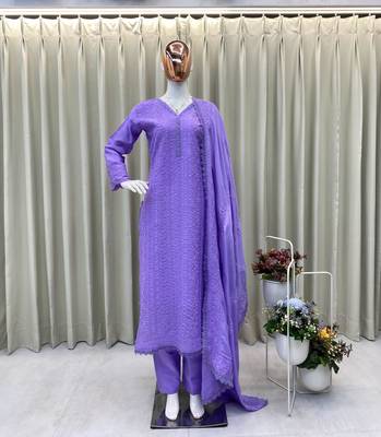 Lavender thread embroidered straight-cut kurta set 2