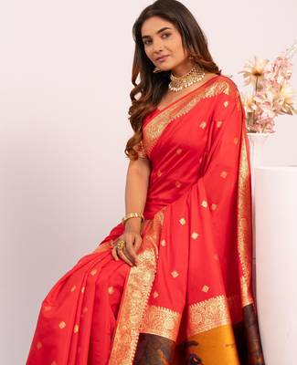 Red solid silk blend saree with blouse 3