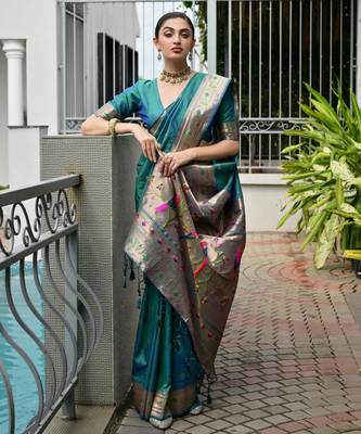Green solid silk blend saree with blouse 3