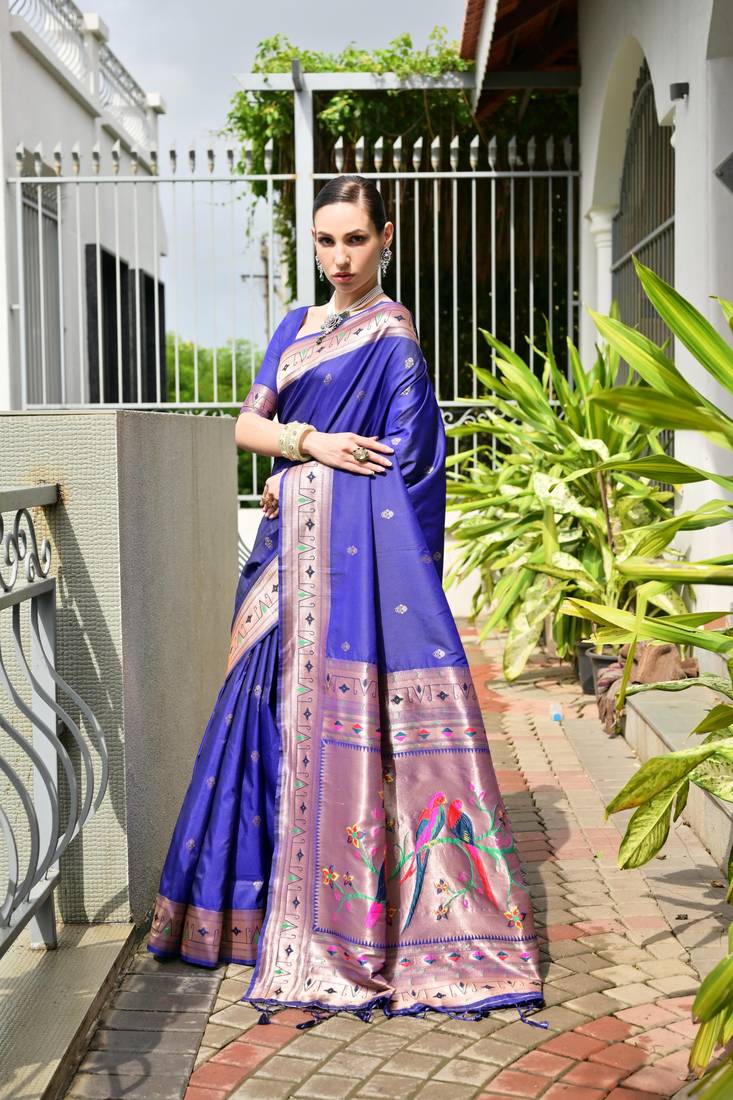 Blue solid silk blend saree with blouse