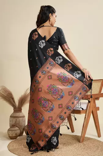 Black solid silk blend saree with blouse