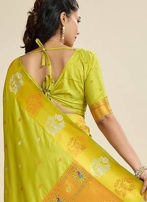 Green solid silk blend saree with blouse 4