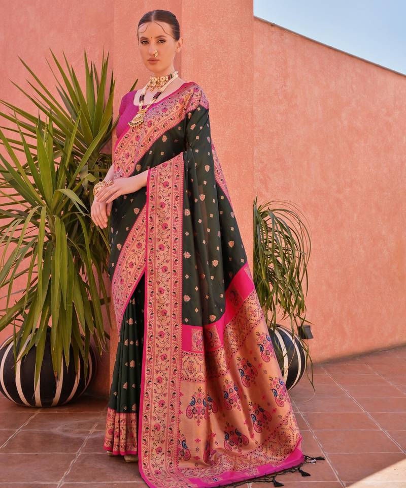 Black solid silk blend saree with blouse