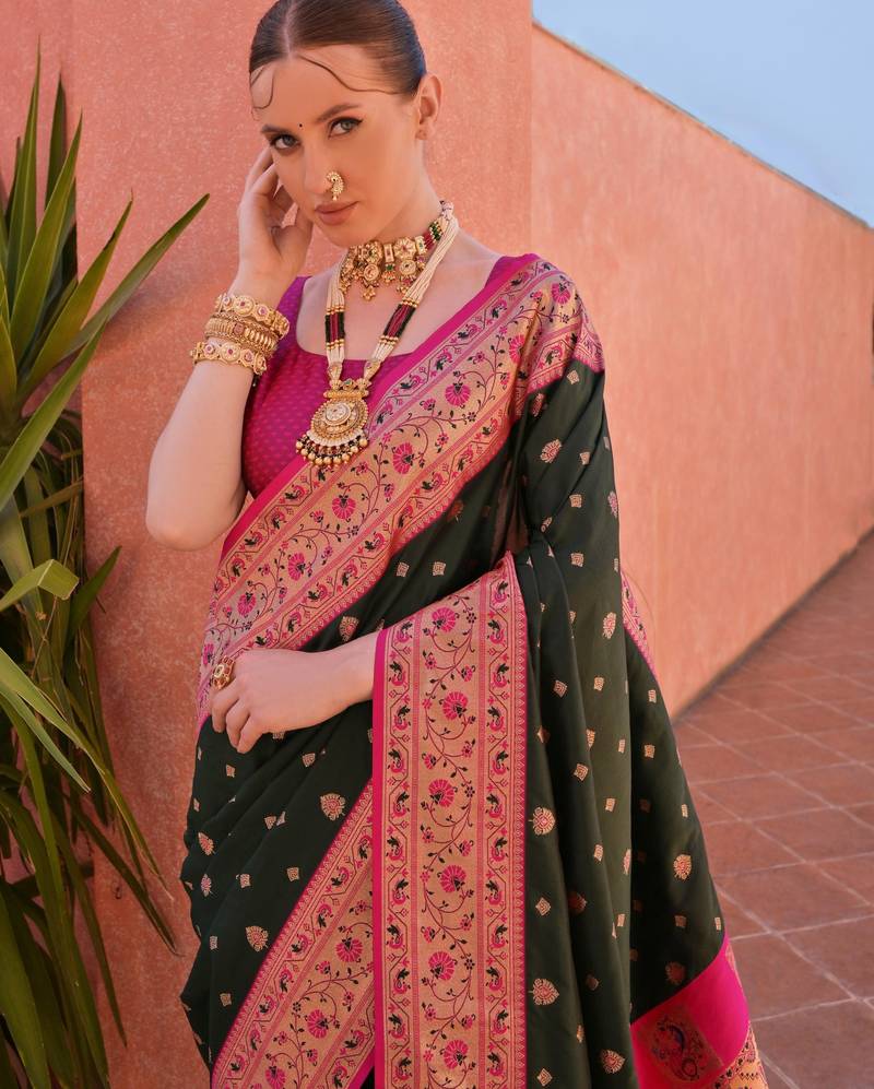 Black solid silk blend saree with blouse