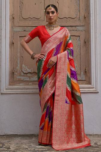 Red solid silk blend saree with blouse
