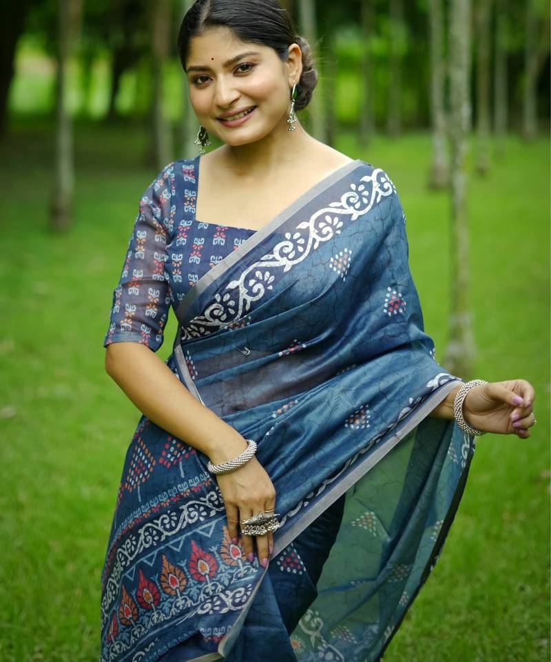 royal blue solid silk blend saree with blouse