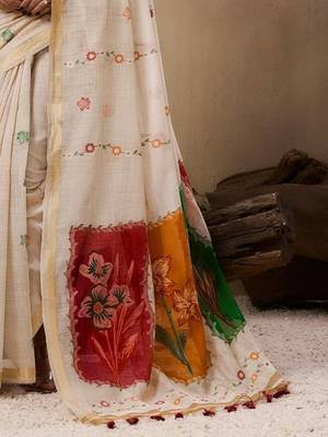 Beige solid blended cotton saree with blouse 3