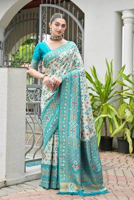 Green solid silk blend saree with blouse 1