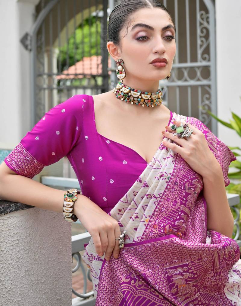 Magenta solid silk blend saree with blouse