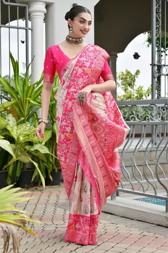 Pink solid silk blend saree with blouse