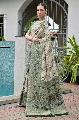 Green solid silk blend saree with blouse