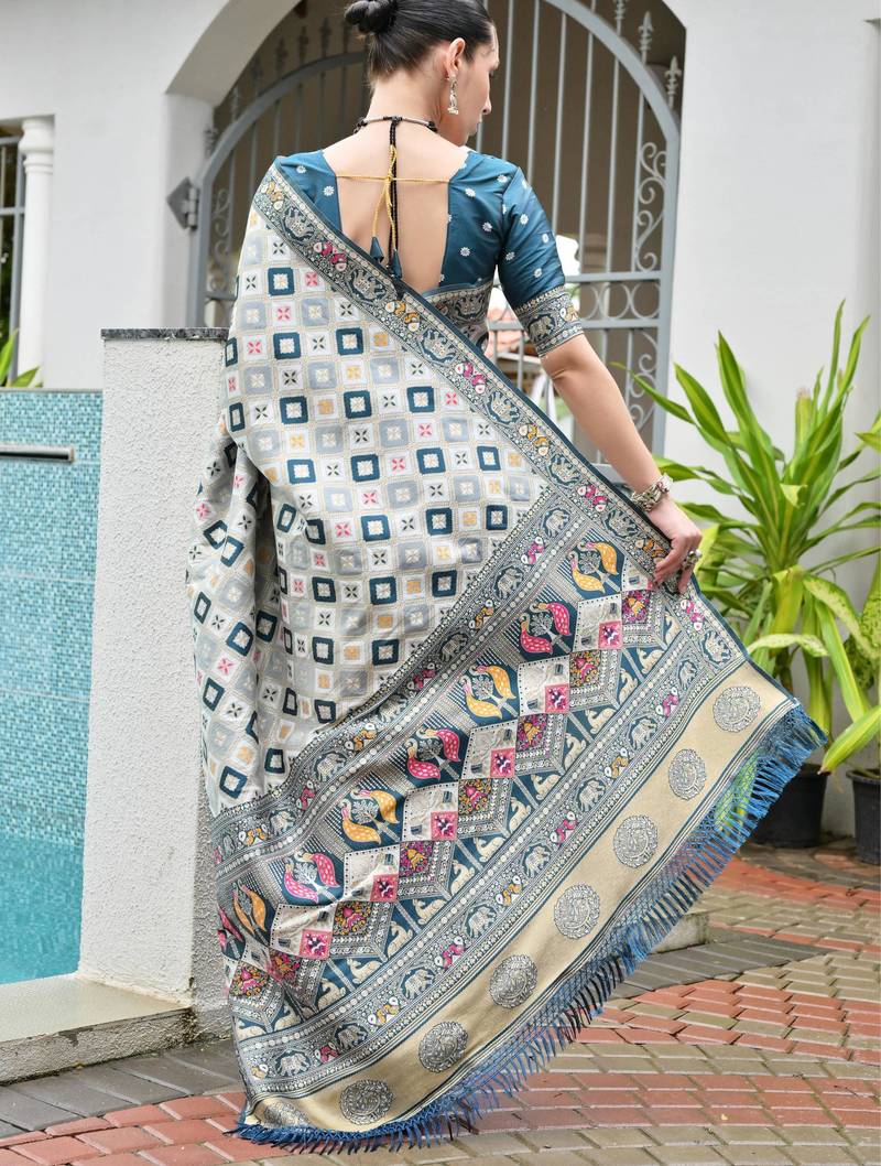 Rama green solid silk blend saree with blouse