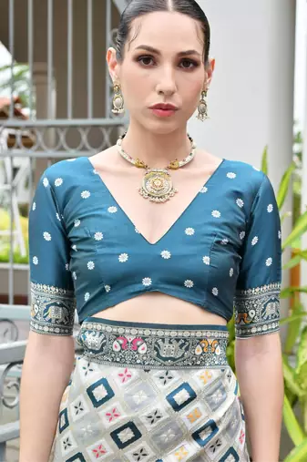 Rama green solid silk blend saree with blouse