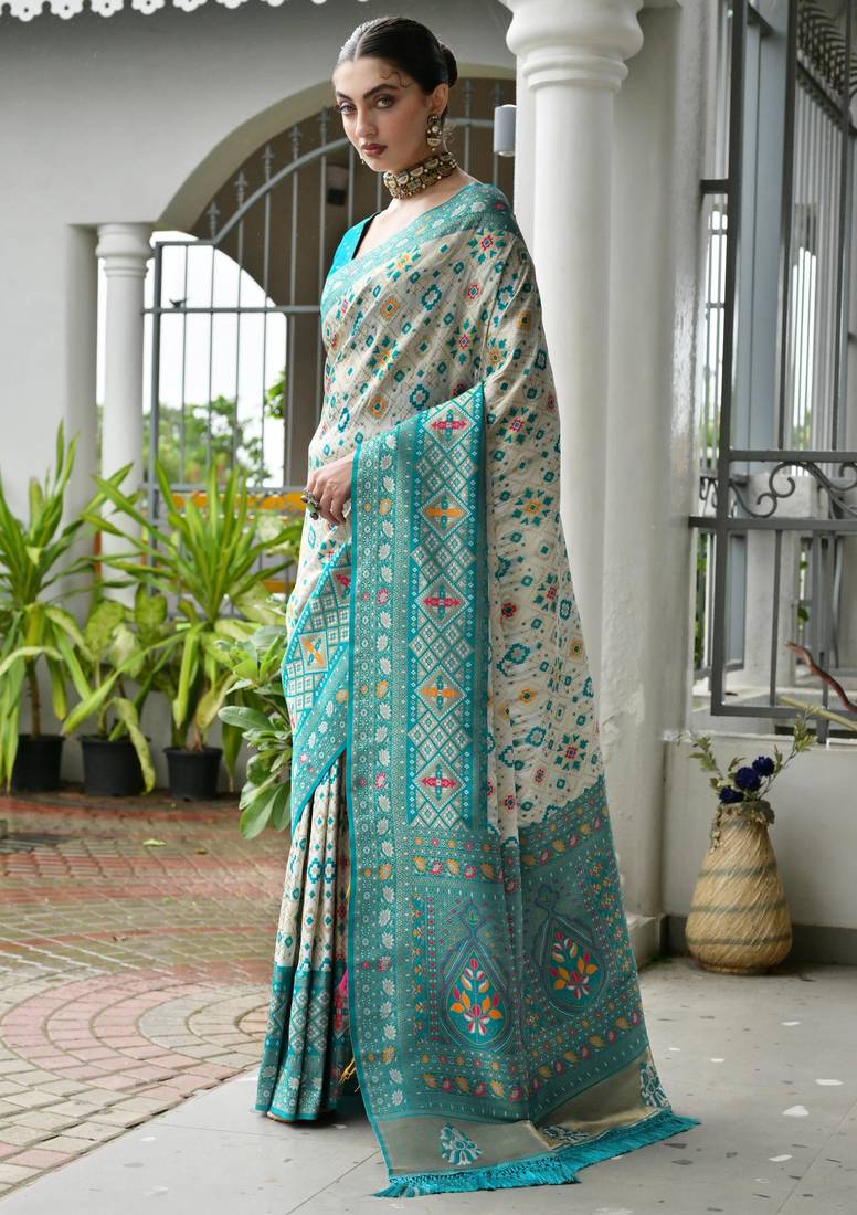 Green solid silk blend saree with blouse