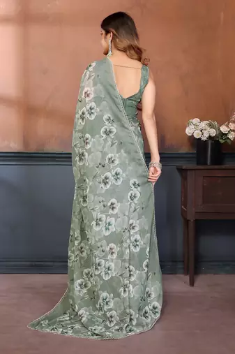 plum mannequin store printed saree
