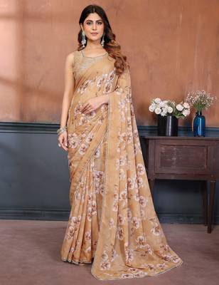 yellow mannequin store printed saree 1