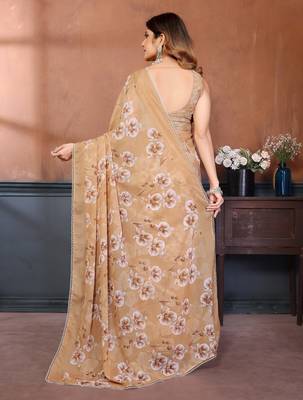 yellow mannequin store printed saree 3