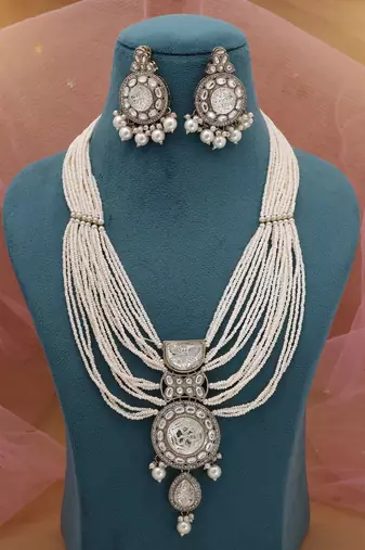 White kundan necklace set