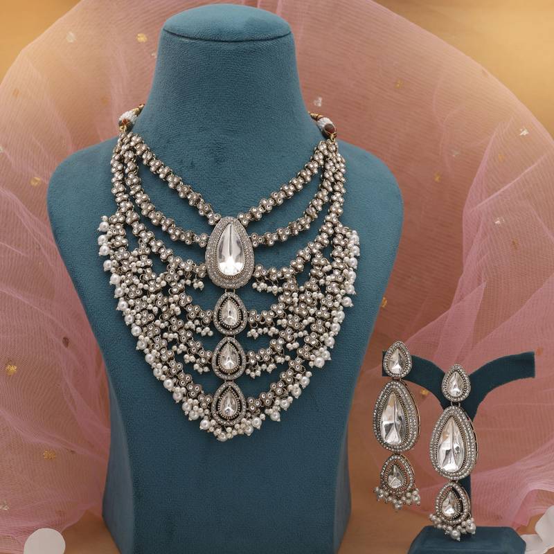 White premium kundan necklace set