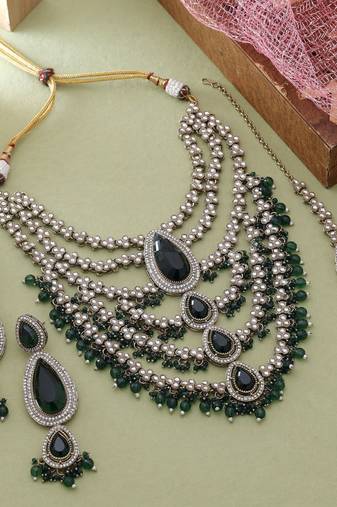 Green ethnic kundan necklace set