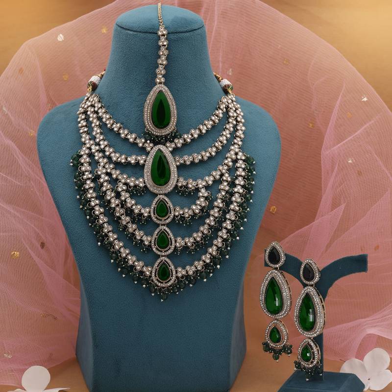 Green ethnic kundan necklace set