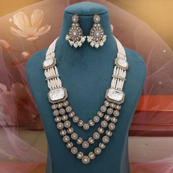 White cultural kundan necklace set 1