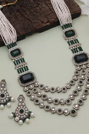 Green festive kundan necklace set