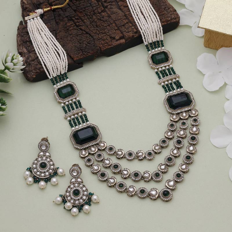 Green festive kundan necklace set