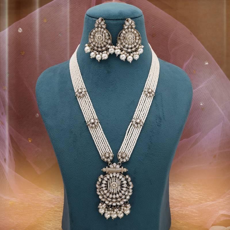 White ethnic kundan necklace set