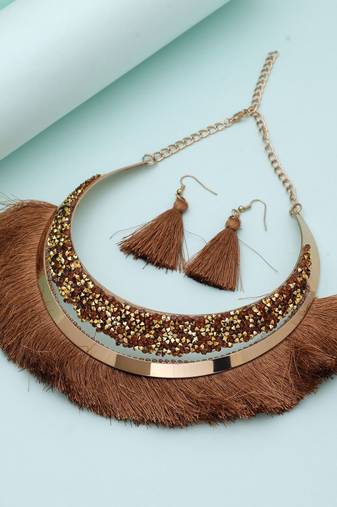 Gold fashion hansli necklace set