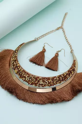 Gold fashion hansli necklace set