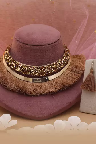 Gold fashion hansli necklace set