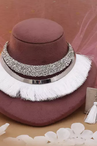 Silver fashion hansli necklace set