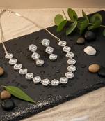 White cz-ad subtle necklace set