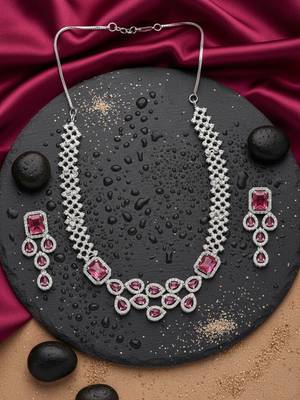 Red ad studded leaf necklace set 1