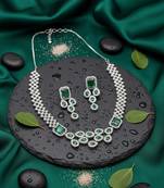 Green ad studded leaf necklace set