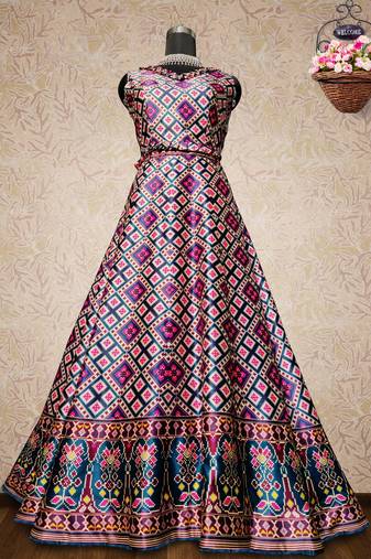 Ikkat Patola Print SemiStitched Satin Crop-Top choli