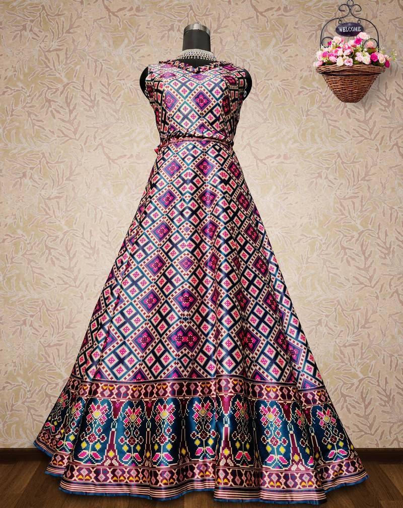 Ikkat Patola Print SemiStitched Satin Crop-Top choli