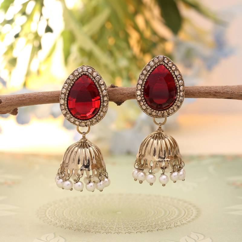 Maroon color fashion earrings