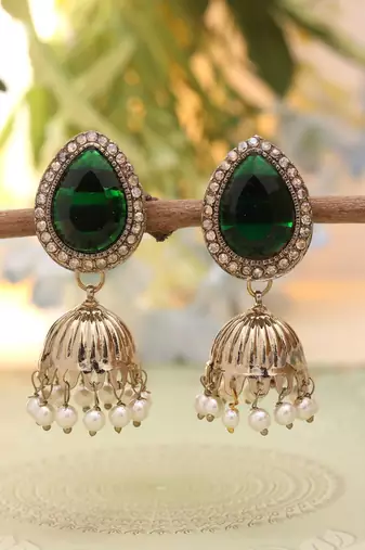 Green color fashion earrings