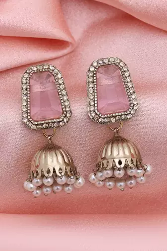 Pink color fashion earrings