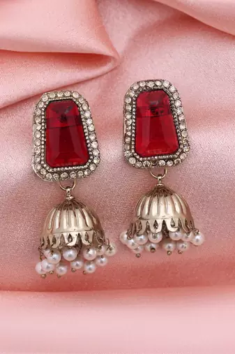 Maroon color fashion earrings