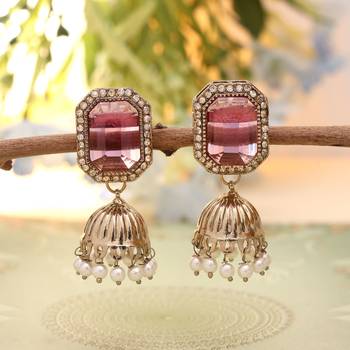 Magenta color fashion earrings 1